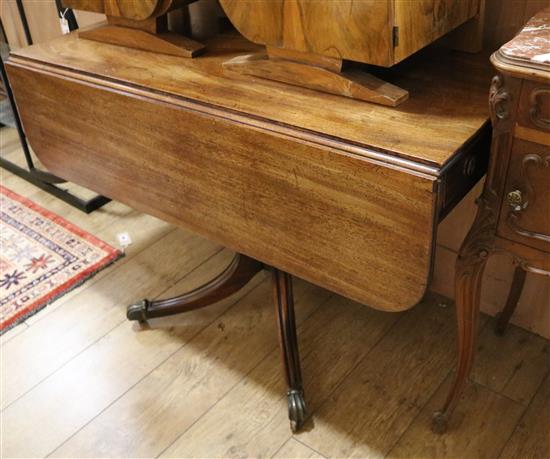 A Regency mahogany Pembroke table W.107cm